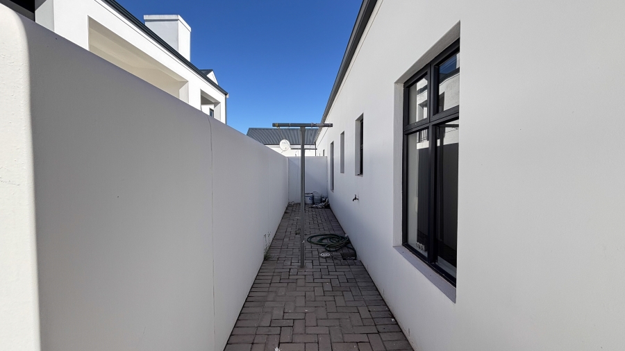 To Let 2 Bedroom Property for Rent in Laguna Western Cape